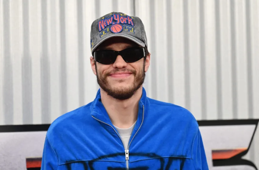  Ο Πιτ Ντέιβιντσον σε νέο podcast για το Netflix από το γκαράζ του