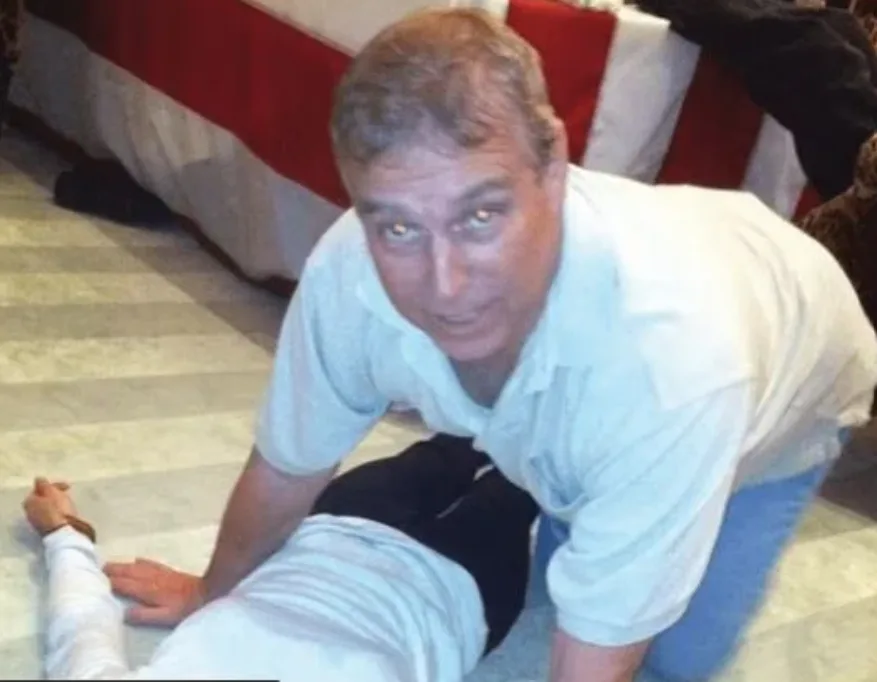 Αρχεία Επστάιν: Εμπλοκή σε φρικώδεις αποκαλύψεις για Τραμπ- Μασκ, Γκέιτς και νέες φωτογραφίες για Άντριου 7 1 28