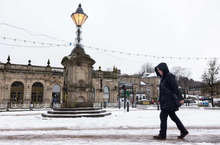  H κακοκαιρία Goretti έχει παραλύσει τη δυτική Ευρώπη – Χιονοπτώσεις, θυελλώδεις άνεμοι και χάος στις μεταφορές