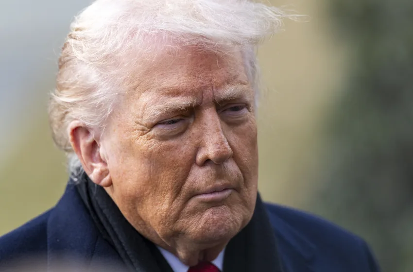  Tραμπ: Απειλεί τον Καναδά με δασμούς 100% αν κλείσει εμπορική συμφωνία με την Κίνα