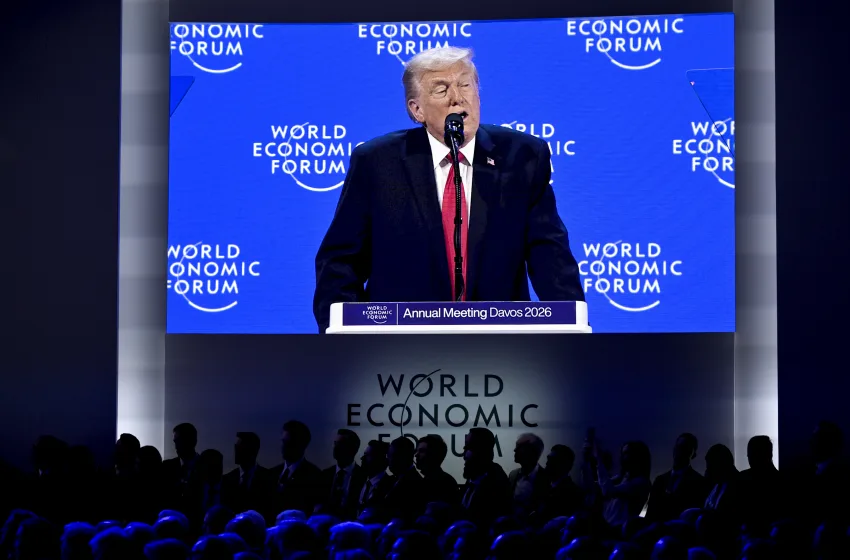  Τραμπ: Σε εξέλιξη διαπραγματεύσεις για πλήρη αμερικανική πρόσβαση στη Γροιλανδία