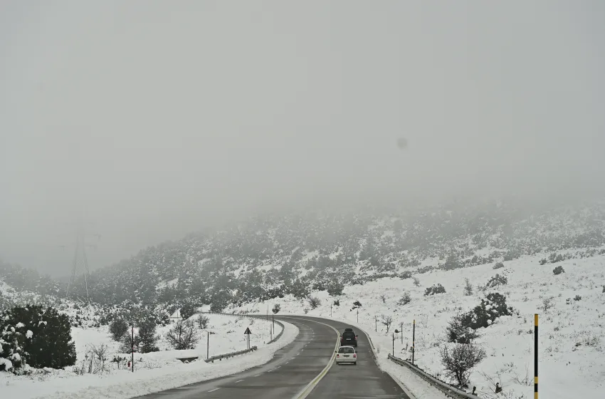  Εγκλωβισμένοι στο καταφύγιο του Φαλακρού 100 επισκέπτες – Ανάμεσά τους και ένα βρέφος