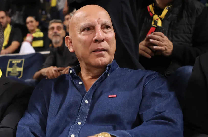  Συγκινεί ο Νίκος Γκάλης: “Είναι εξαιρετικά λυπηρό να χάνουν τη ζωή τους νέοι άνθρωποι”