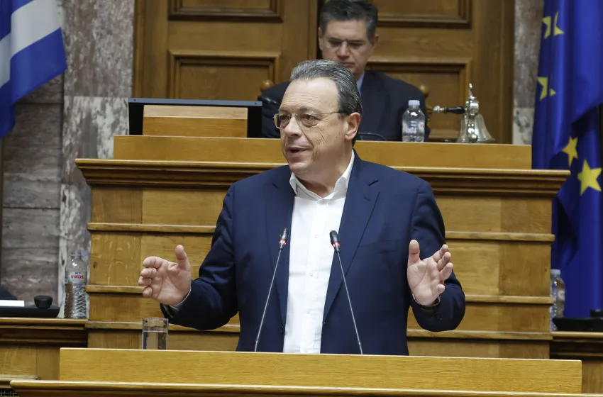  Φάμελλος: Αιχμές προς Καρυστιανού και μήνυμα ενότητας- “Ιστορικές οι ευθύνες στον προοδευτικό χώρο”