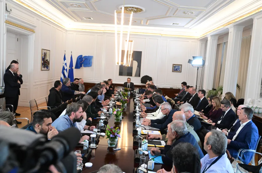  Μικρό επεισόδιο στη συνάντηση Μητσοτάκη-Αγροτών- Ανέβηκαν οι τόνοι για την ευλογιά