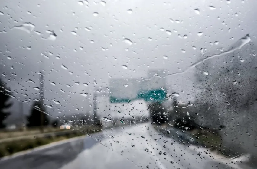  Meteo: “Πνίγηκαν” Άρτα, Θεσπρωτία και Ροδόπη την Πέμπτη – Με 128 χλμ την ώρα οι άνεμοι στην Κάρυστο