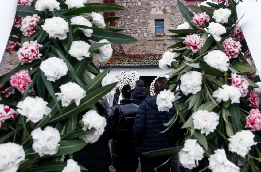  Βιολάντα: Ράγισε καρδιές ο επικήδειος του γιου της Αγάπης – “Η φωτιά δεν μπόρεσε να κάψει αυτό που ήσουν”