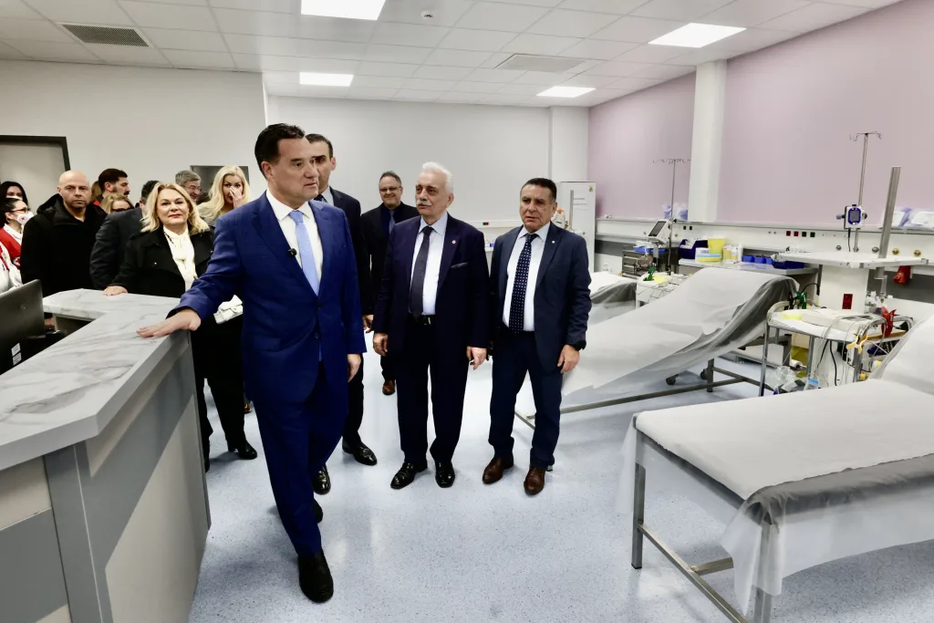 Πρεμιέρα για τα νέα υπερσύγχρονα ΤΕΠ στο Κοργιαλένειο-Μπενάκειο: Μια επένδυση 2 εκατ. ευρώ στην καρδιά του ΕΣΥ 2 Erithros Stavros 4