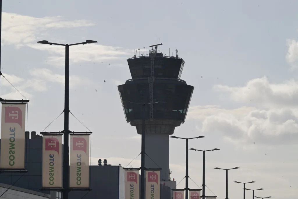 FIR Venizelos ptiseis