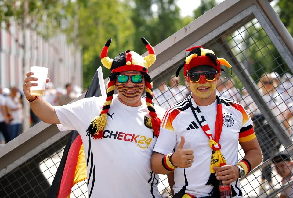 MZS44LJ4HBIYNMEMK3UBE2ZOFA