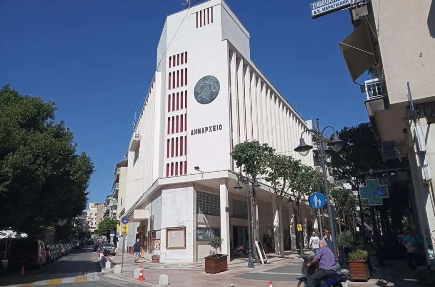  Επεισόδιο σοκ στο δημαρχείο Αγρινίου: “Πες μου, πού θες να σε θάψουν;”