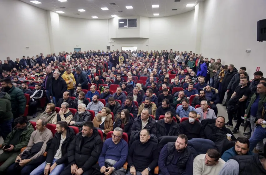  Αγρότες: “Σύννεφα” στο διάλογο κι αντιδράσεις για την Mercosur στην πανελλαδική συνεδρίαση της Νίκαιας