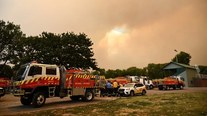  Καταστροφικές πυρκαγιές στη νοτιοανατολική Αυστραλία – H θερμοκρασία φθάνει τους 40 βαθμούς Κελσίου