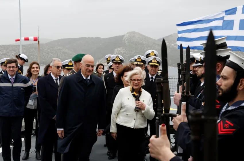  Δένδιας: Υποδέχθηκε στον “Κίμωνα” τη Γαλλίδα ομόλογό του Κατρίν Βοτρέν 