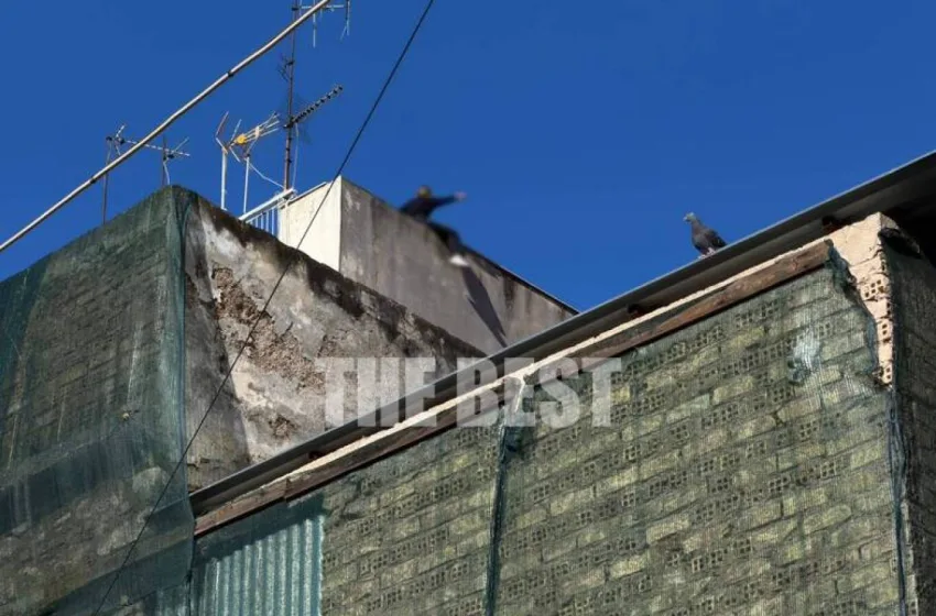  Πάτρα: Γυναίκα σε ταράτσα πολυκατοικίας απειλεί να πέσει στο κενό(vid+εικόνες)