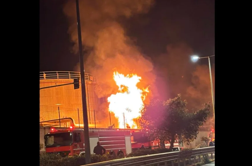  Πέραμα: Υπό έλεγχο μετά από ολονύχτια μάχη η φωτιά-Πώς προκλήθηκε, μήνυμα στο 112 (vid)