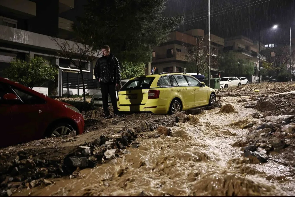 Άνω Γλυφάδα: Βομβαρδισμένο τοπίο-Συγκλονιστικές μαρτυρίες για τη θανάσιμη παράσυρση της 56χρονης-Το ζήτημα της άναρχης δόμησης 10 gl2