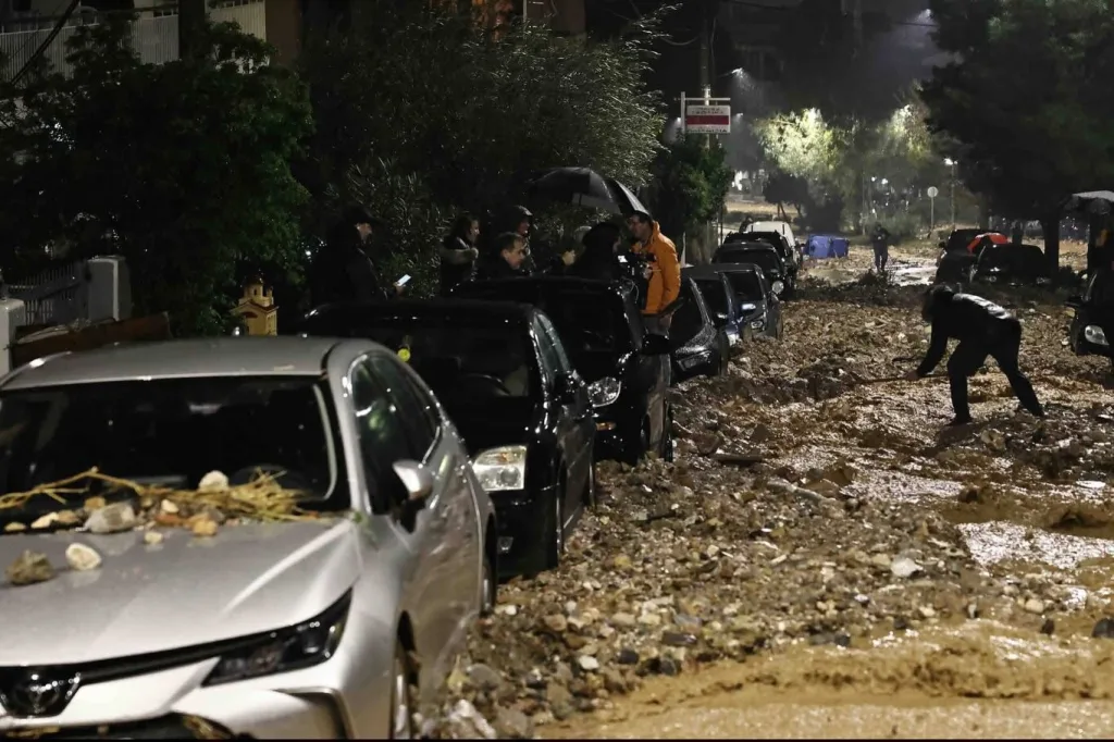 Άνω Γλυφάδα: Βομβαρδισμένο τοπίο-Συγκλονιστικές μαρτυρίες για τη θανάσιμη παράσυρση της 56χρονης-Το ζήτημα της άναρχης δόμησης 11 gl3