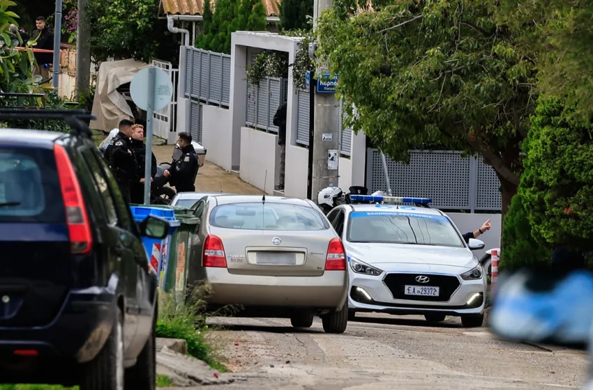  Πατροκτονία Γλυφάδα: Ο 46χρονος απείλησε να σκοτώσει και τα αδέλφια του-Μαρτυρίες γειτόνων: Το περιμέναμε…