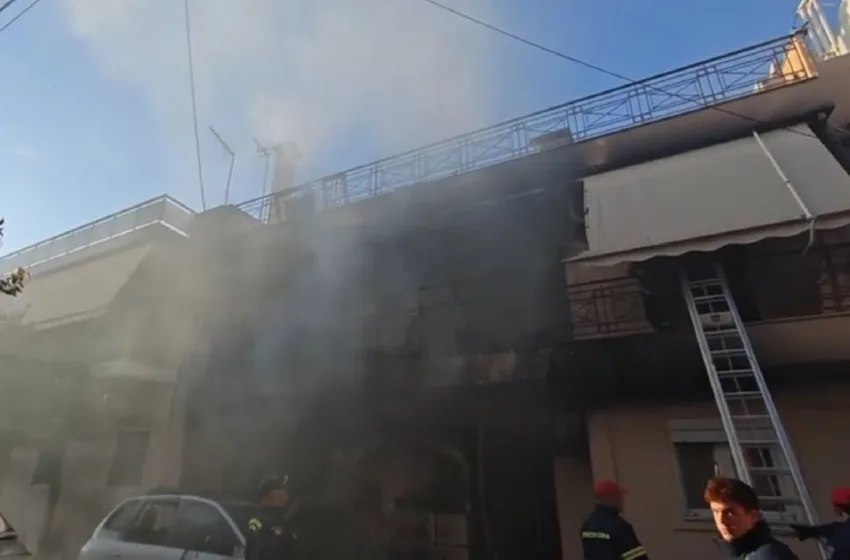  Ίλιον: Κάηκε ολοσχερώς διπλοκατοικία και δυο οχήματα