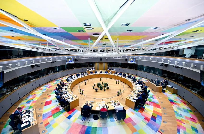  Ανάλυση Politico: Ήταν η στιγμή που η ΕΕ συμφώνησε ότι πρέπει να προχωρήσει μόνη της