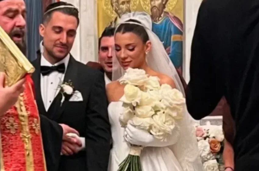  Παντρεύτηκαν Σάκης Κατσούλης και Μαριαλένα Ρουμελιώτη (vid)