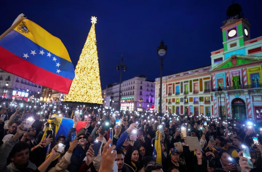  Μαδρίτη: Χιλιάδες διαδηλωτές στην αμερικανική πρεσβεία καταγγέλλουν “ιμπεριαλιστική επιθετικότητα” στη Βενεζουέλα