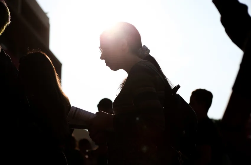  Ρεπορτάζ libre: Πού οφείλεται το “αλαλούμ” στο σχολικό πρόγραμμα-Μαθητές, γονείς, δάσκαλοι σε νευρική κρίση