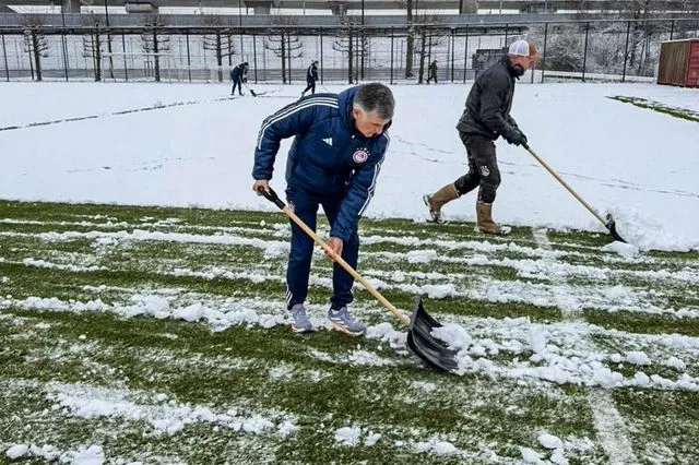  Μεντιλίμπαρ: Αρχιτέκτονας και εργάτης και στο Λιμάνι… “συνεχίζουμε να ονειρευόμαστε”