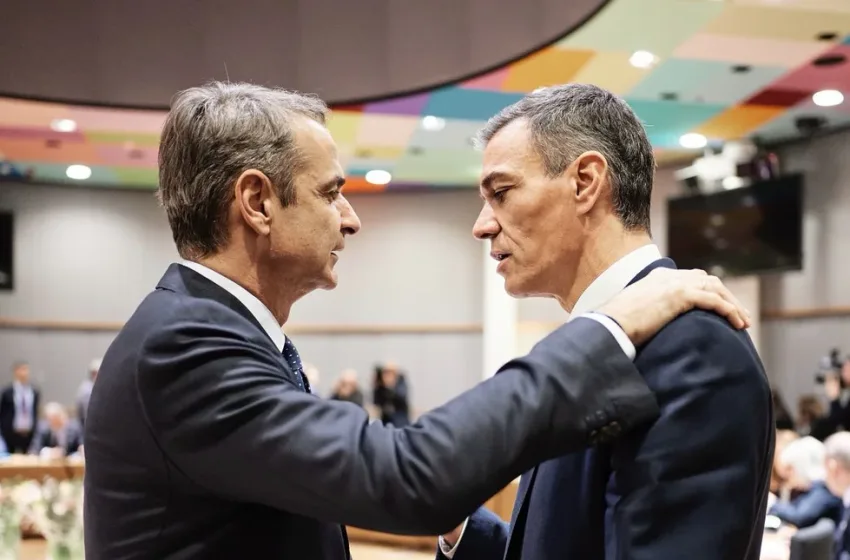  Τετ α τετ Μητσοτάκη-Σάντσεθ: Τα συλλυπητήρια του πρωθυπουργού για το σιδηροδρομικό δυστύχημα