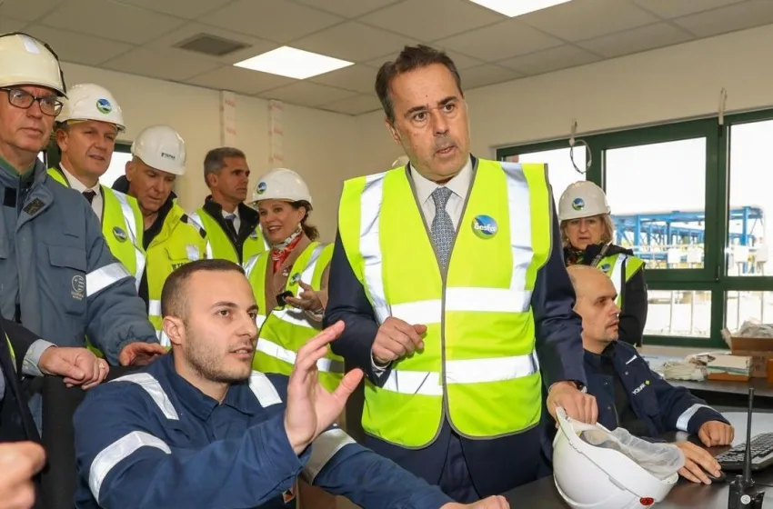  Παπασταύρου: Η Ελλάδα μετατρέπεται σε πύλη τροφοδοσίας με φυσικό αέριο- Ο νέος σταθμός του ΔΕΣΦΑ