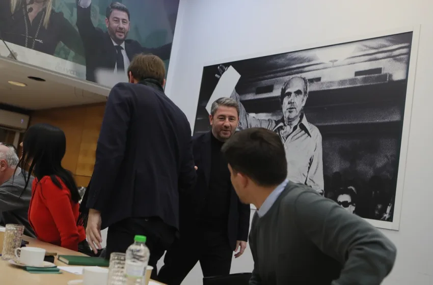  Το ΠΑΣΟΚ φουλάρει μηχανές για το συνέδριο, ετοιμάζει τραπέζια διεύρυνσης και… “υποδέχεται” την Κασιμάτη