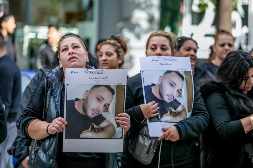 patra ksylo thanatos nekros dolofonia 30xronos