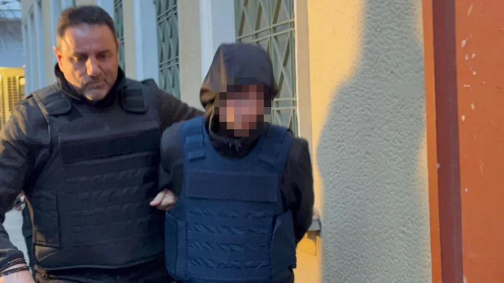 serres 17xronos ksylodarmos 16xronos thanatos