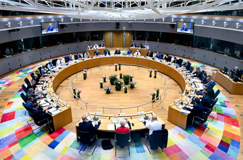  Σύνοδος Κορυφής: Οι ευρωπαίοι αποφασίζουν έχοντας καταλήξει ότι “το αμερικανικό όνειρο πέθανε”