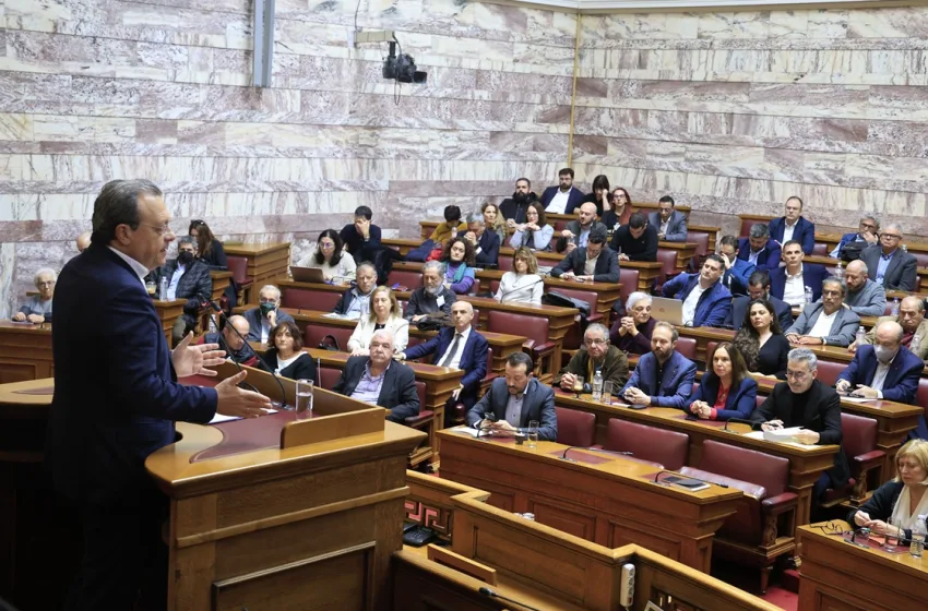  ΣΥΡΙΖΑ: Νέα φάση εσωτερικού ξεκαθαρίσματος με φόντο Τσίπρα, Καρυστιανού-Κοινή συνεδρίαση ΠΓ, ΚΟ για ενιαία έκφραση