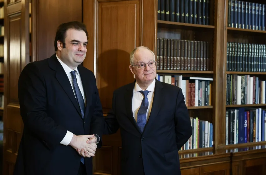  Πιερρακάκης σε Τασούλα: “Στόχος για το 2026 η ανάπτυξη να φτάσει σε κάθε σπίτι”