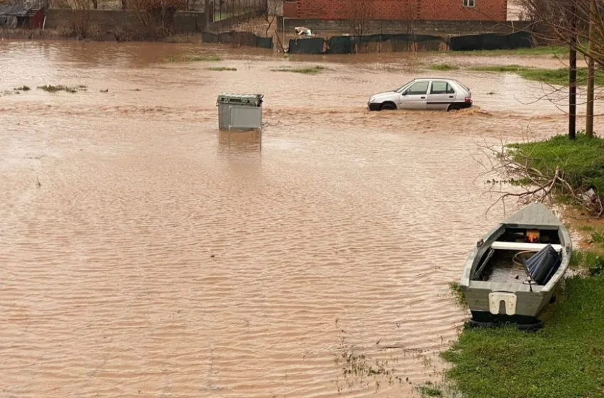  Έβρος: “Πνίγηκε”  από τις έντονες βροχοπτώσεις- Εγκλωβίστηκαν μαθητές σε σχολείο
