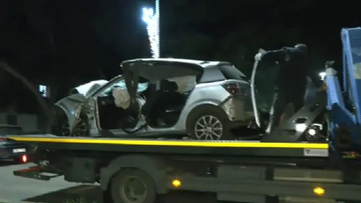  Νέα Σμύρνη: Βίντεο-σοκ από το τροχαίο με τους δυο τραυματίες- “Καρφώθηκε” σε κολόνα το ΙΧ