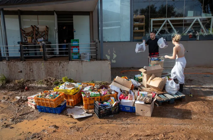  Βάρη: Χείμαρρος εισέβαλε σε σπίτι-Τρόμος για οικογένεια-“Βγες από το παράθυρο”