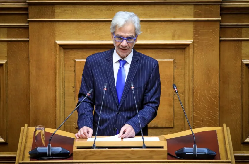  Βλαχάκος: “Το ελικόπτερο καταρρίφθηκε, δεν έπεσε – Υπάρχουν ντοκουμέντα για τα Ίμια”