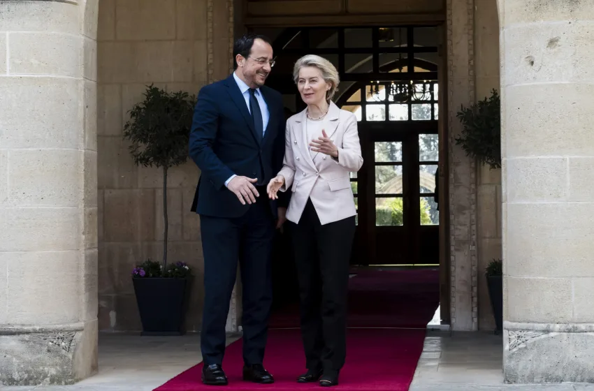  Κομισιόν:Απόλυτη προτεραιότητα μας, μια ολοκληρωμένη, δίκαιη και διαρκής λύση για την Κύπρο