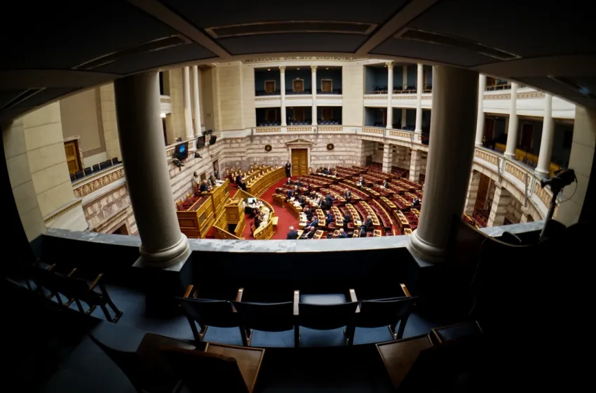  Βουλή: Κλίμα έντασης, έντονοι διαξιφισμοί, ομαδικά πυρά της αντιπολίτευσης-Όσα έγιναν στη συζήτηση για τη σύσταση διακομματικής στον πρωτογενή τομέα
