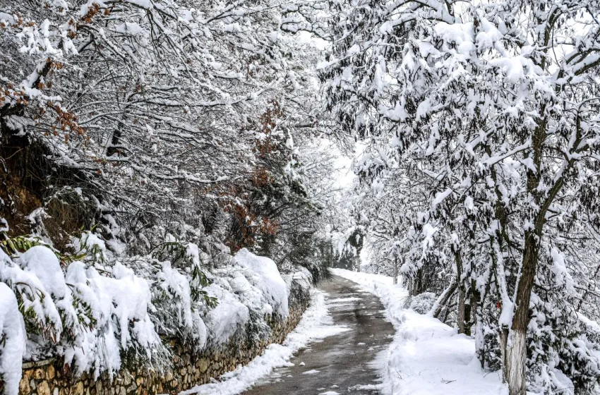  Πολιτική Προστασία: Έκτακτη συνεδρίαση ενόψει του κύματος ψύχους – Πού θα χιονίσει