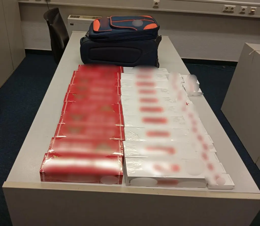 Συλλήψεις για λαθραία καπνικά σε "Ελευθέριο Βενιζέλο" και "Κολωνό" 3 0 1 4