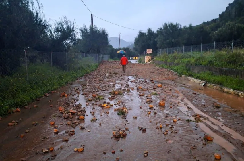  Μεσσηνία: Προβλήματα σε δρόμους από κατολίσθηση λόγω της έντονης κακοκαιρίας