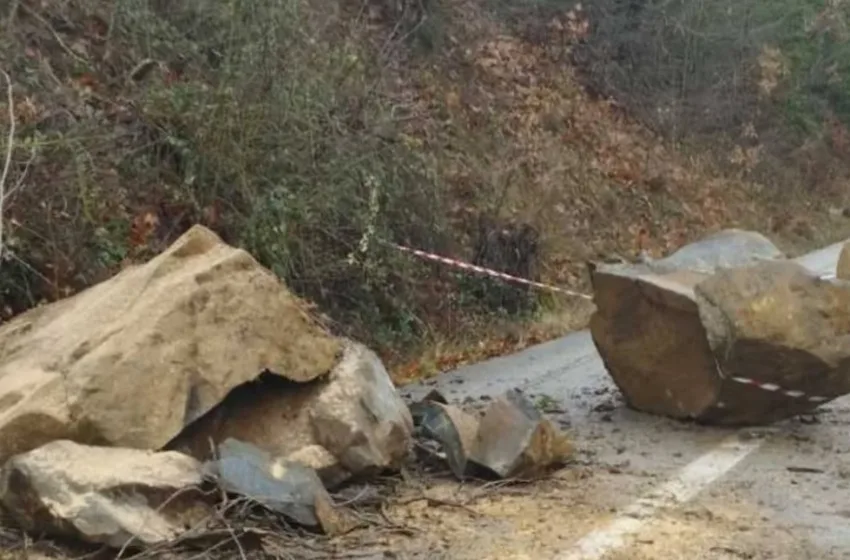  Φθιώτιδα: Eπικίνδυνες κατολισθήσεις στο Δίκαστρο (φωτό)