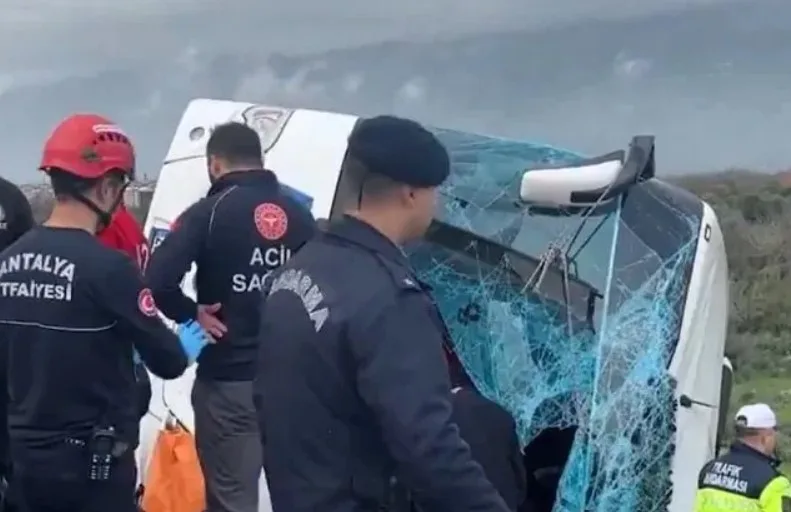  Διπλή τραγωδία στην Τουρκία: 16 νεκροί και 30 τραυματίες σε δύο τροχαία