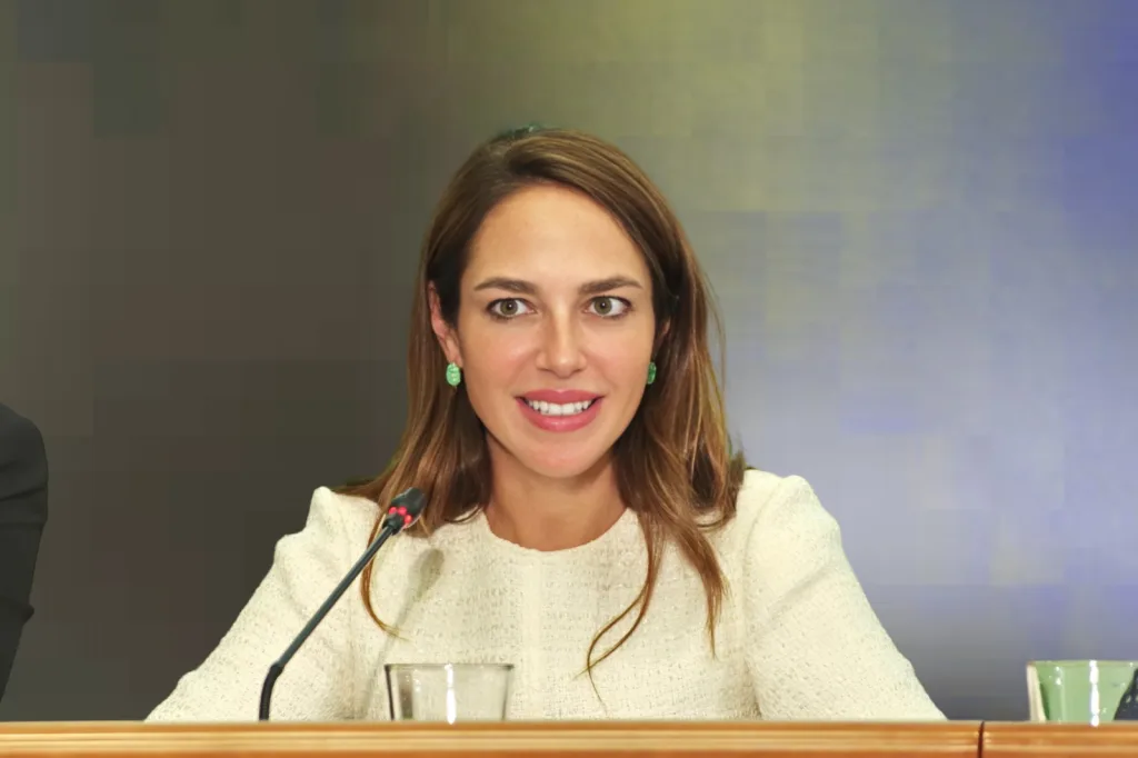 25326e12 08ec 4e09 8ce1 ec21d4b90019 1