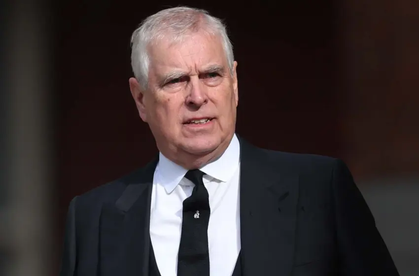  “Του αξίζει!”- Λονδρέζοι επικροτούν τη σύλληψη του Άντριου